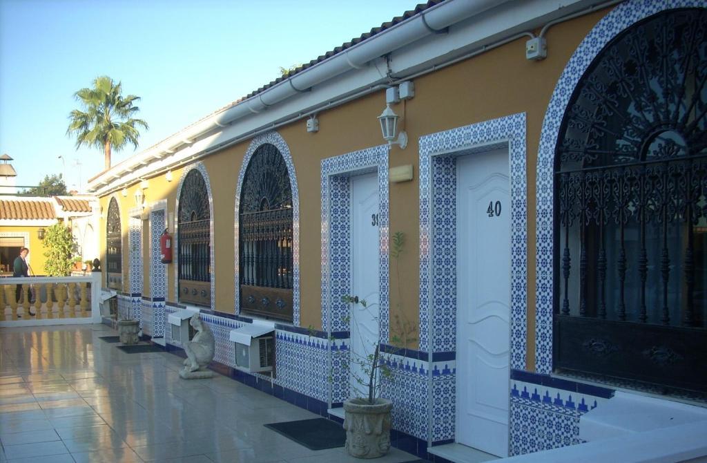 Hostal Don Diego San Juan Del Puerto Buitenkant foto