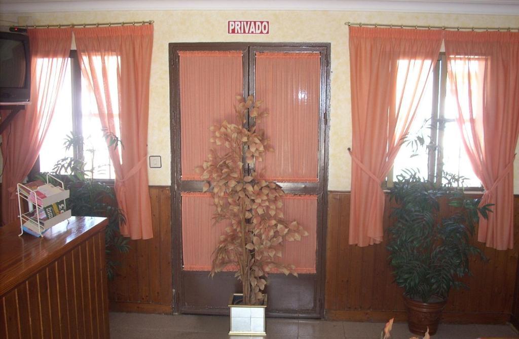 Hostal Don Diego San Juan Del Puerto Buitenkant foto